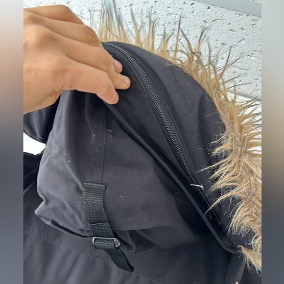 Stormtech Women’s Black Winter Parka (Size Med) - Picture 3 of 8